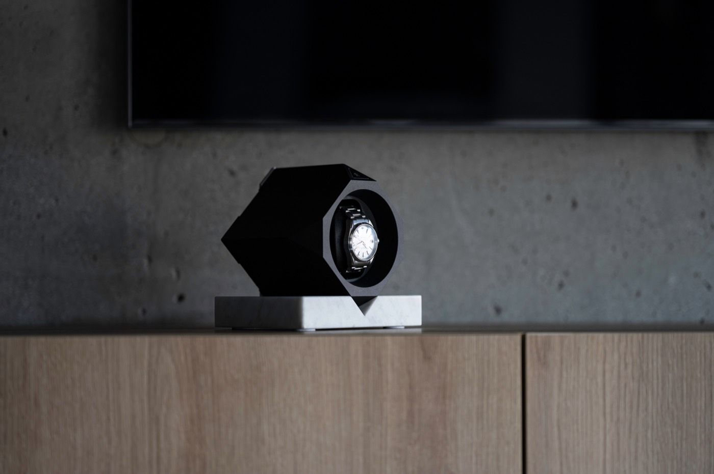Winder in a living interior